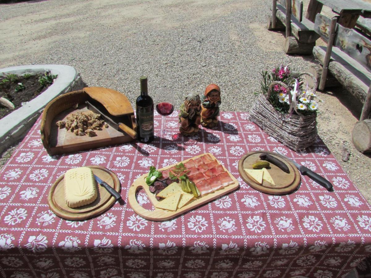 Agriturismo Luech De Vanc San Martino in Badia Bagian luar foto
