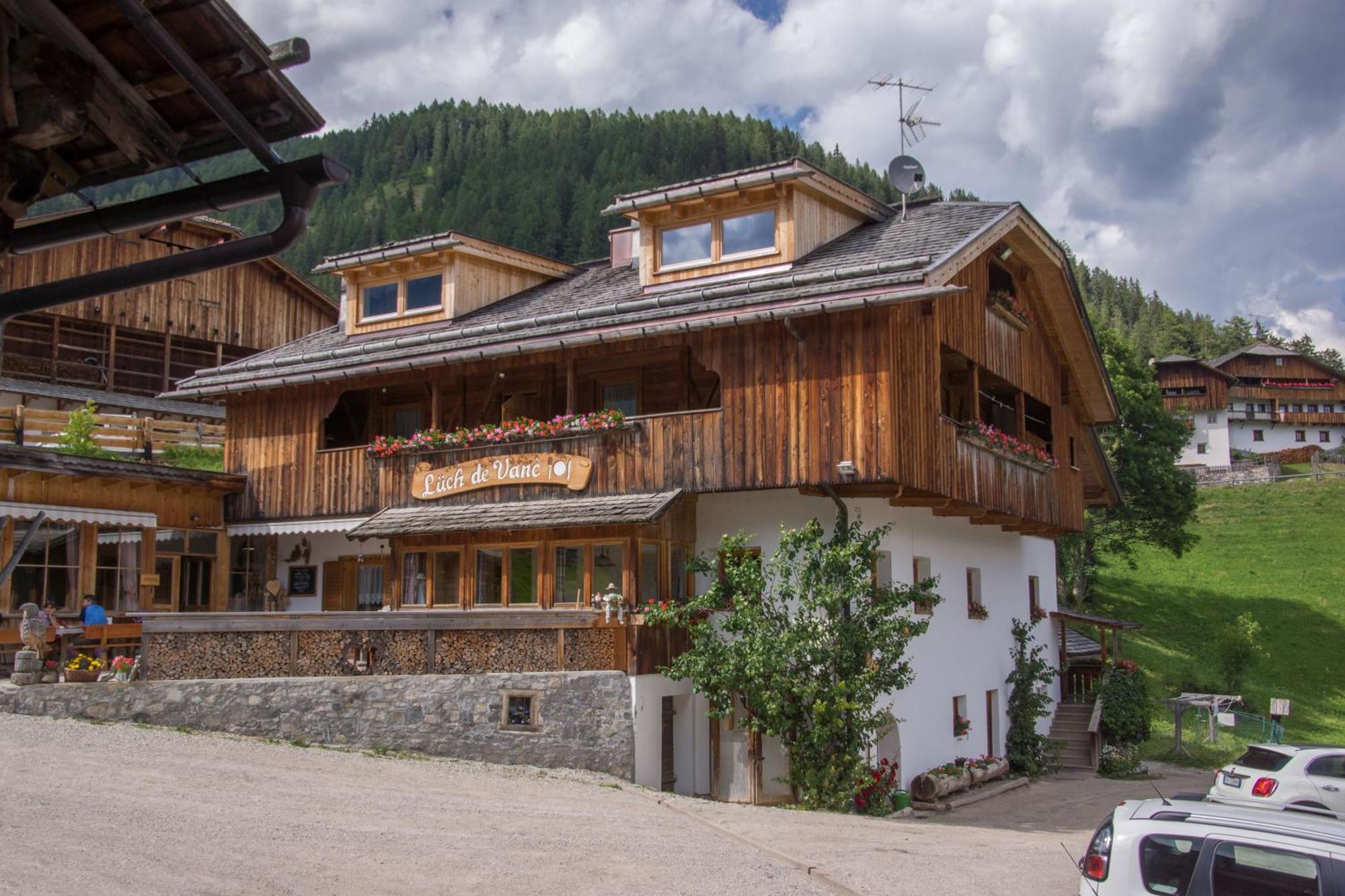 Agriturismo Luech De Vanc San Martino in Badia Bagian luar foto