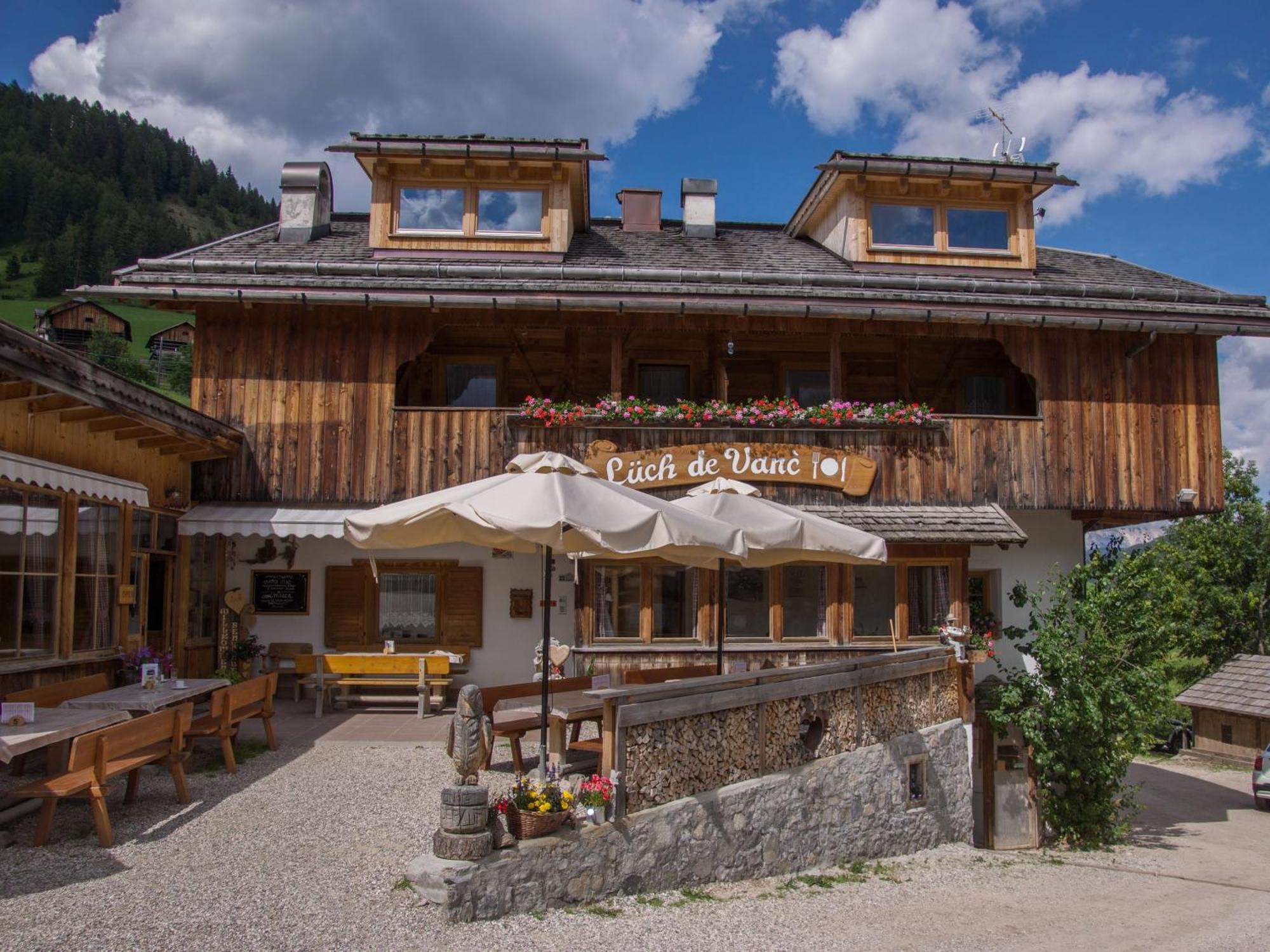 Agriturismo Luech De Vanc San Martino in Badia Bagian luar foto